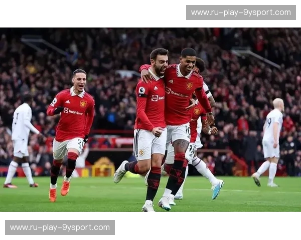 宇宙浩瀚，绿茵激荡：银河战舰与红魔曼联的史诗对决