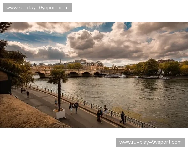 塞纳河畔的智慧对决：当创意遇上战略，谁能笑到最后？